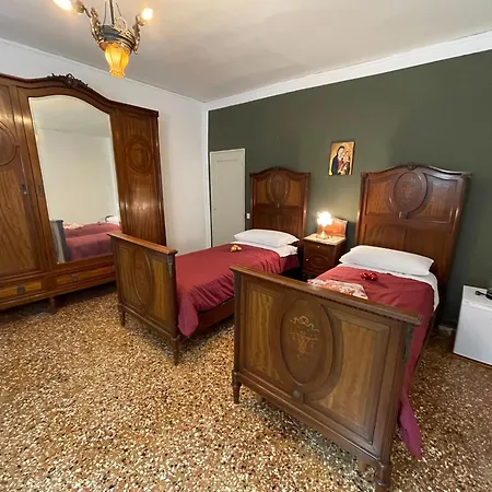 בית הארחה Lions *