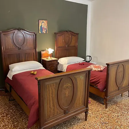 Guest house Lions Venice