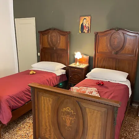 Guest house Lions Venice