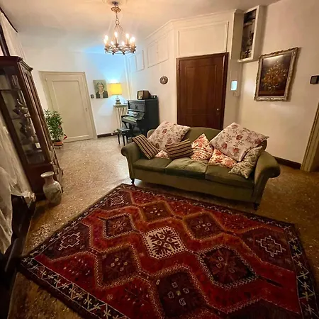 Lions Guest house Venice