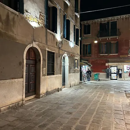 Lions * Venice