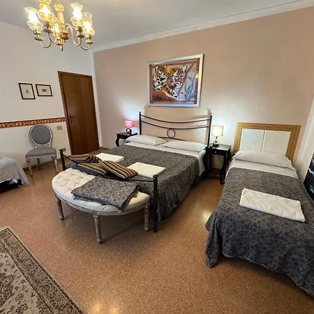 Guest house Lions Venice